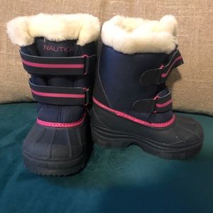 Nautica children winter boots size 8.